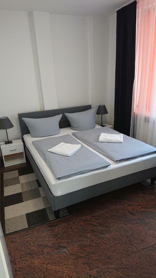 Center Apartment *