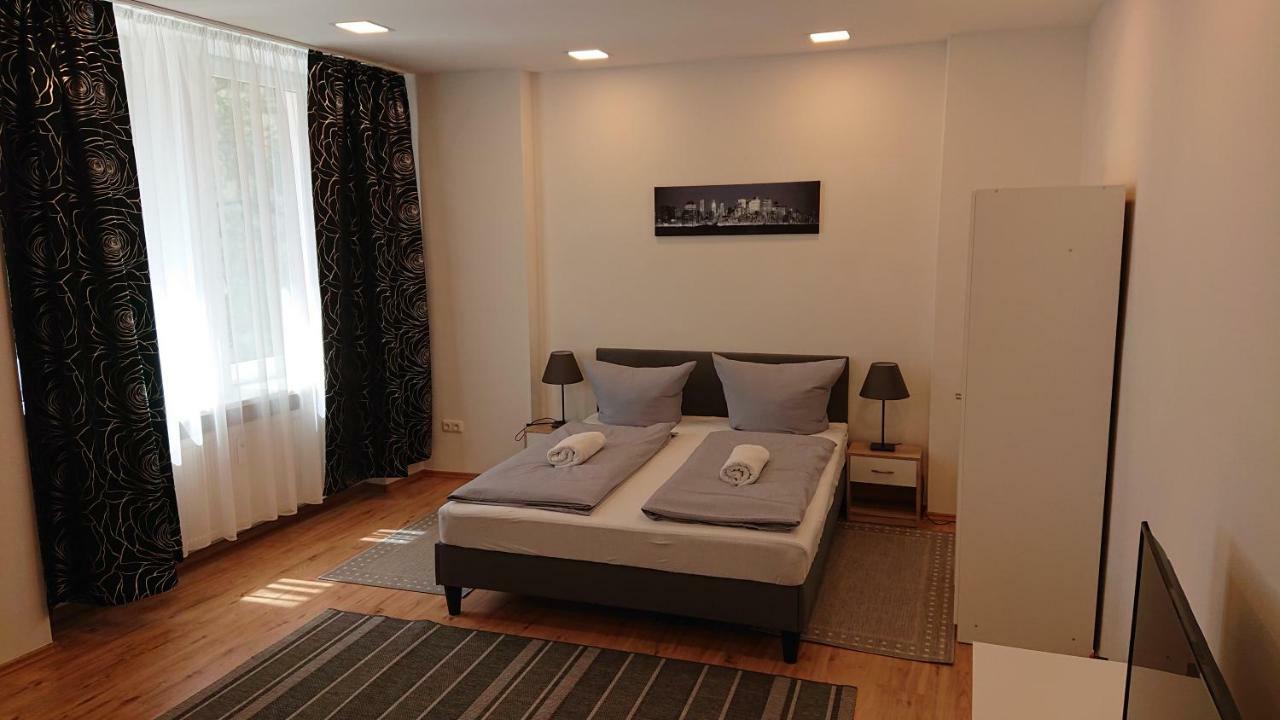Center Apartment *